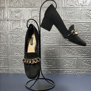 Nine West Black Loafers with Gold Chain